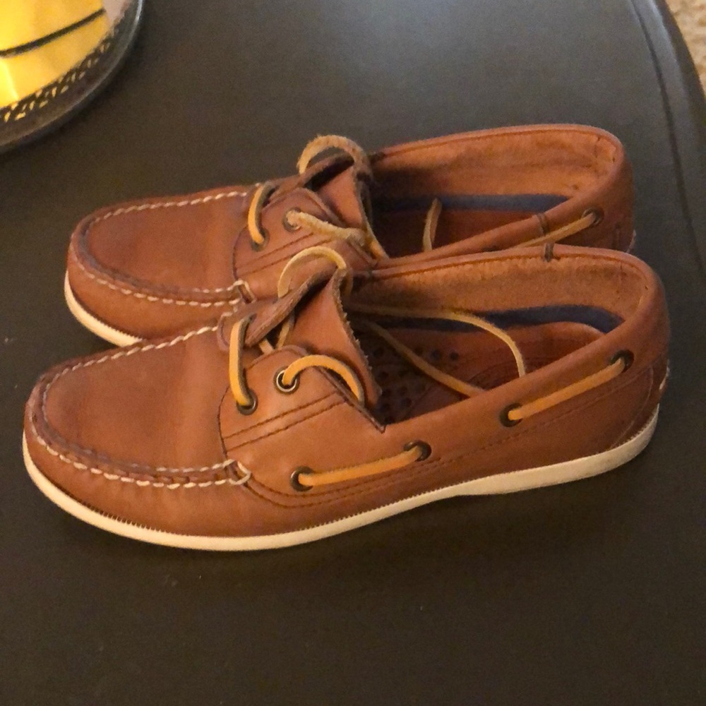 Women’s 2-Eye Nutmeg Boat Shoe size 6M Leather tan Deck slip on casual or dress